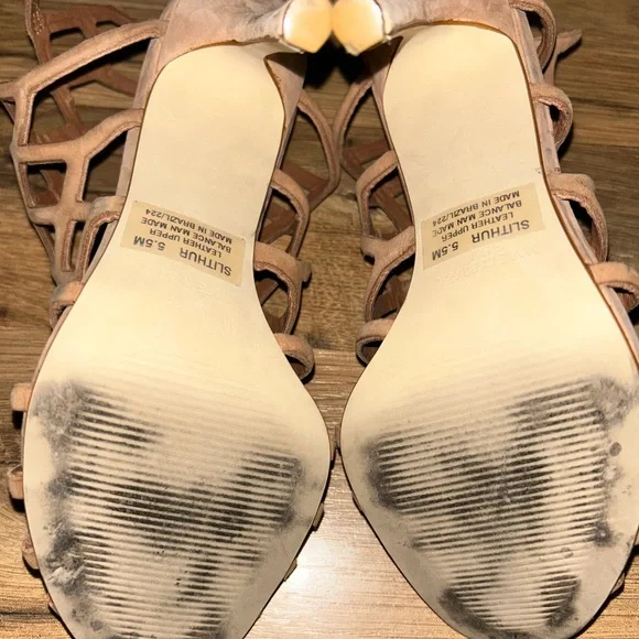 Steve Madden Nude Caged Heels 5.5 - Picture 4 of 4